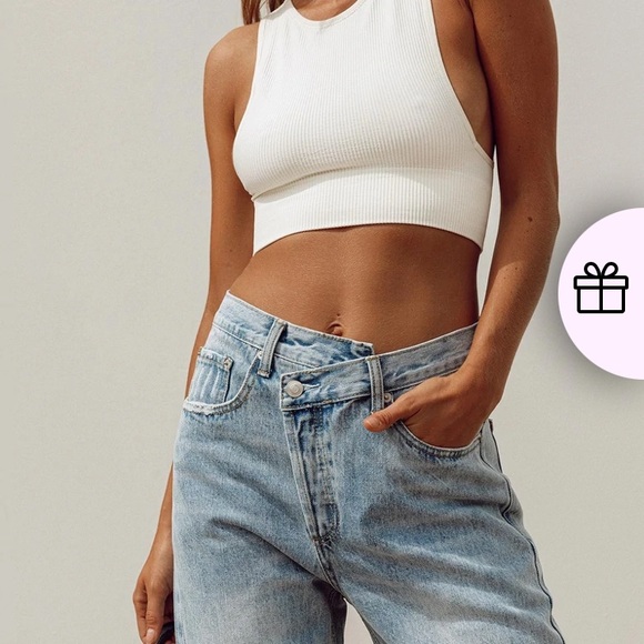 SOLD! SOLD! SOLD!😁♥️HOLLY ASYMMETRIC STRAIGHT LEG JEAN LIGHT WASH DENIM Size 0 - Picture 5 of 10